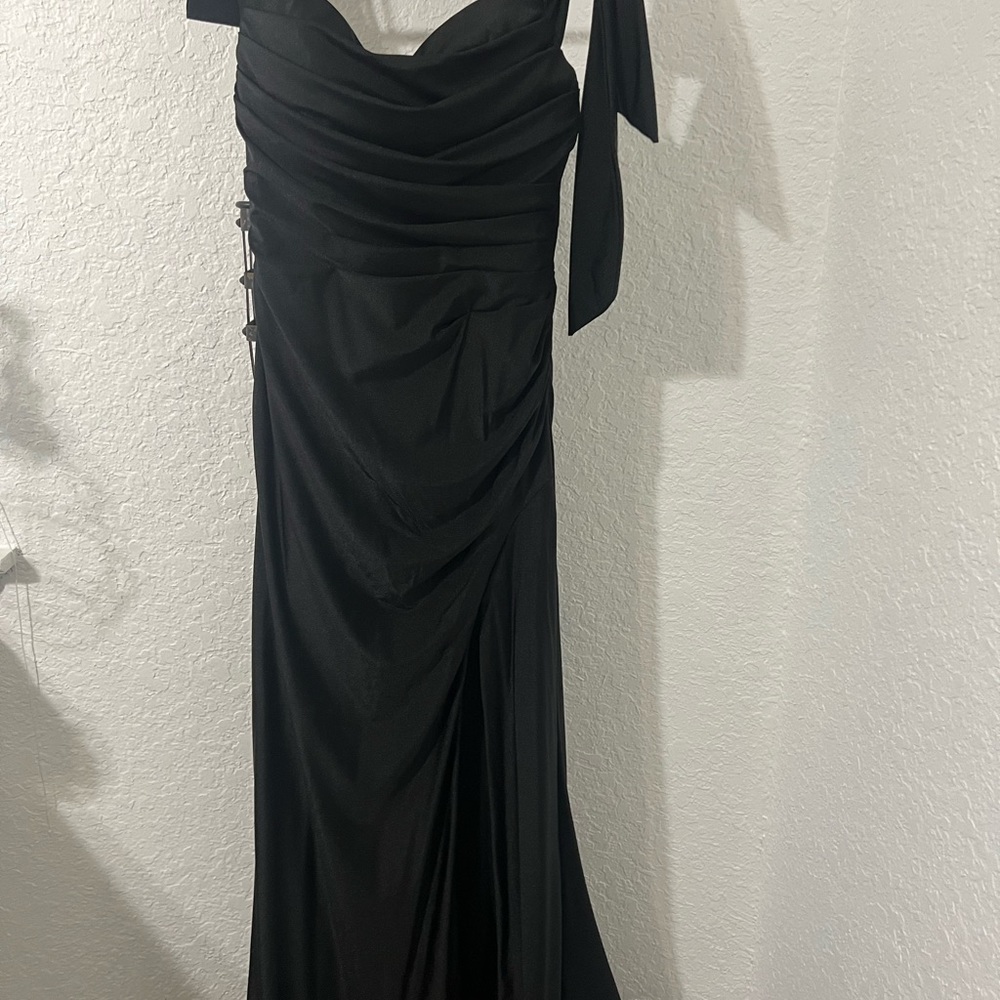 Satin Black fitted dress style is absolutely gorgeous